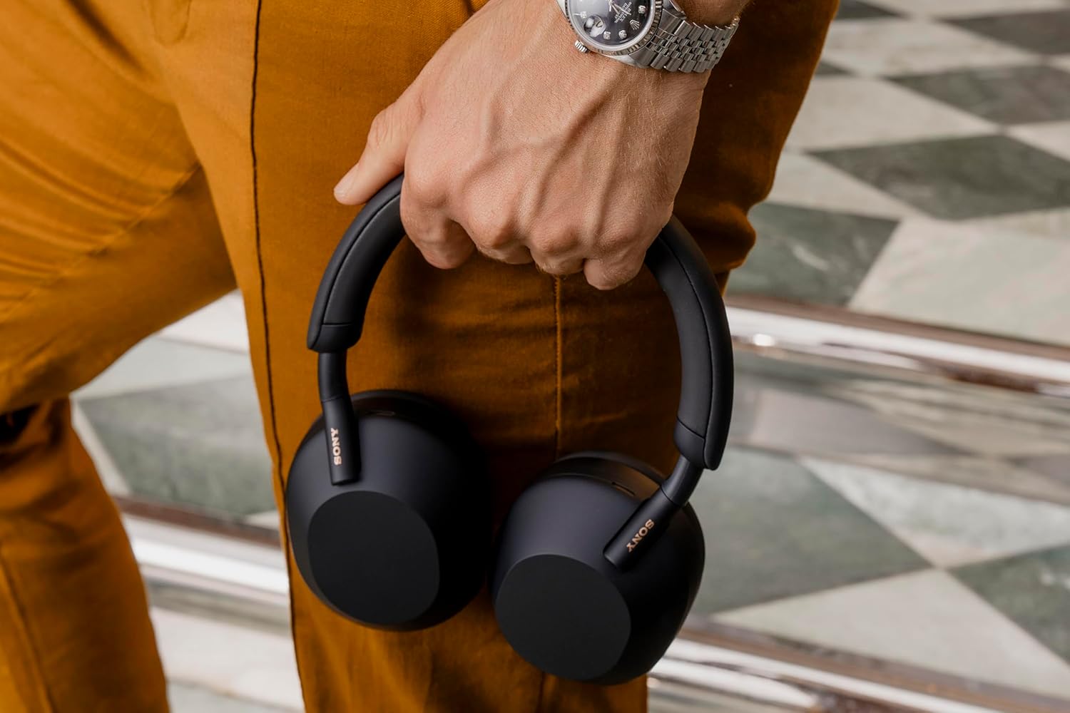 Sony WH-1000XM5 Best Active Noise Cancelling Wireless Bluetooth Over Ear Headphones with Mic for Clear Calling,Battery Life 30 Hours -Black