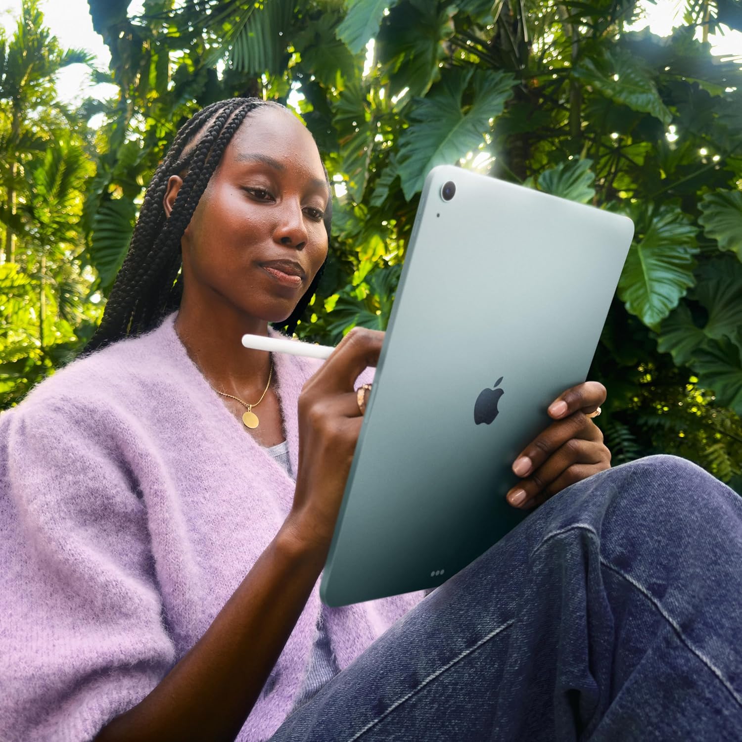 Apple iPad Air 11″ with M3 chip: Built for Apple Intelligence, Liquid Retina Display, 128GB, 12MP Front/Back Camera, Wi-Fi 6E, Touch ID, All-Day Battery Life — Space Gray